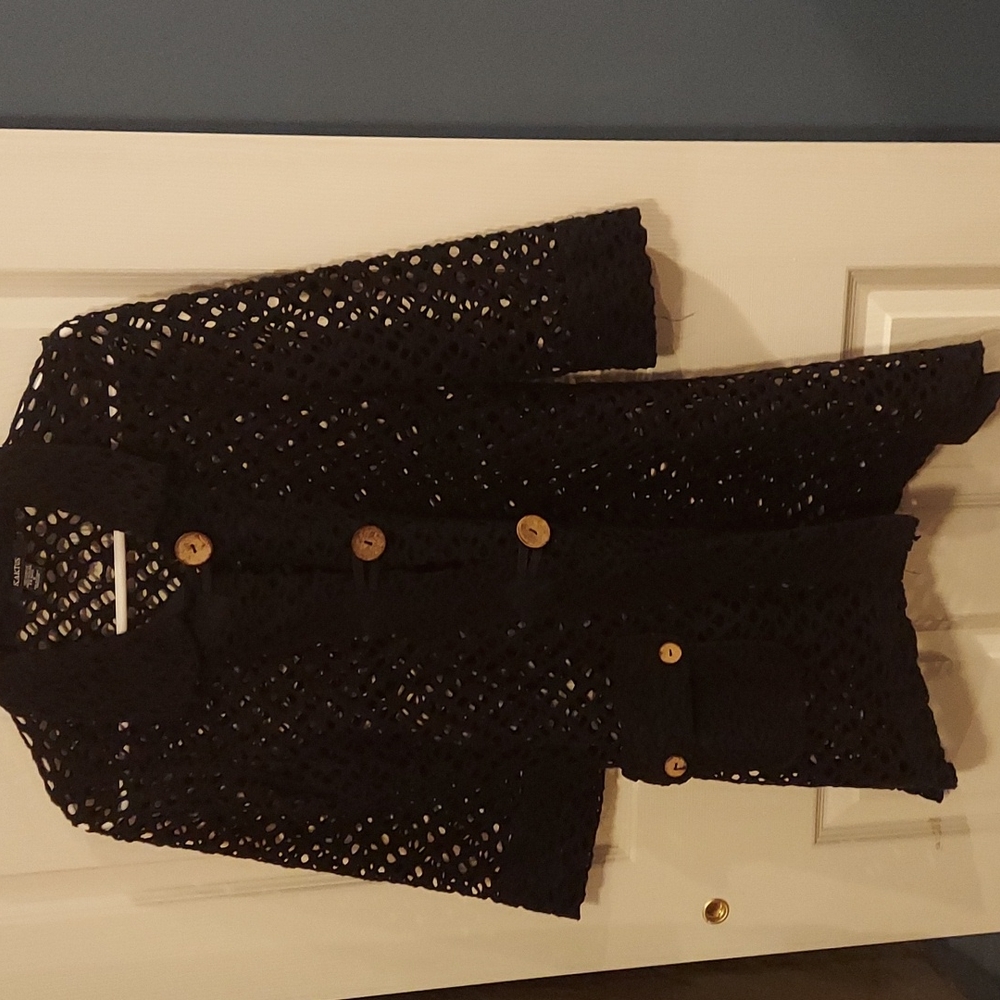 Kaktus open weave crochet button down sweater shark bite hem Small